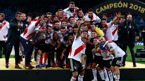 No puede soltar: El Pity Martínez visitó a sus ex compañeros en la pretemporada de River