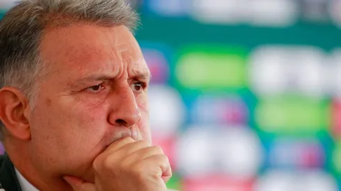 A Martino le pusieron dos cláusulas extrañas.