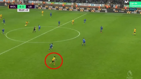 Raúl Jiménez metió la asistencia del día para un 4 a 3 increíble en la Premier League