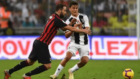 Gonzalo Higuaín junto a Paulo Dybala.