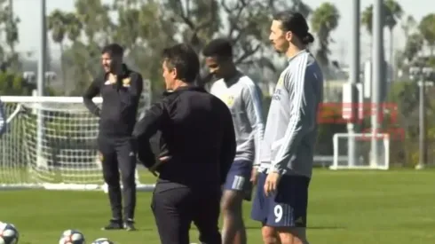 En la primera charla entre Guillermo y Zlatan, fue el sueco el que dio la lección