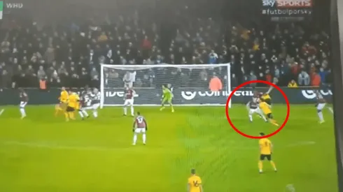 Está locooo: ¡Raúl Jiménez metió un gol de taco en la Premier League!