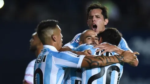 Aunque perdonó una y mil veces, Racing ganó y no para de soñar