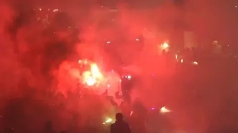 Betis prendió fuego las inmediaciones del estadio.