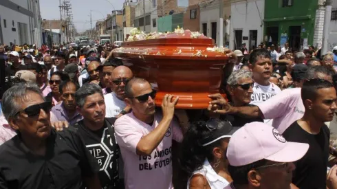 Muy emotivo: El último adiós al Kukín Flores