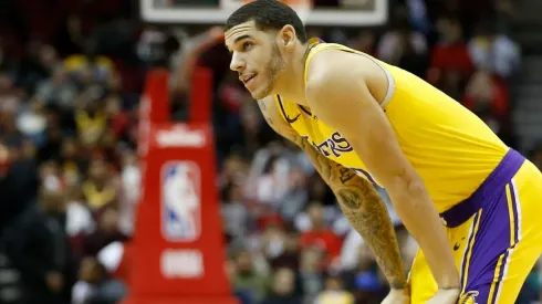 La recuperación de Lonzo Ball no va bien y seguirá fuera más tiempo para los Lakers