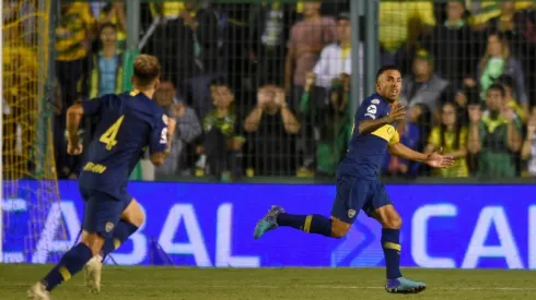 Carlos Tevez festeja el único gol del partido.