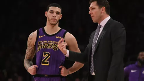 Los médicos de los Lakers no le han dicho a Luke Walton cuándo podrá volver Lonzo Ball