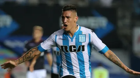 Ricardo Centurión con la camiseta de Racing.