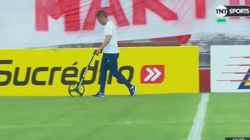 Así achicaron el terreno de juego.