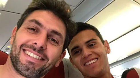 Poroto se sacó una foto con la figura de River.