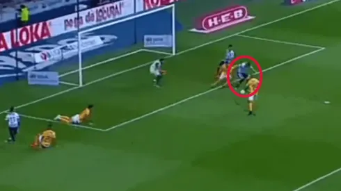 ¡Está loco! Golazo de taco de Funes Mori en el Clásico
