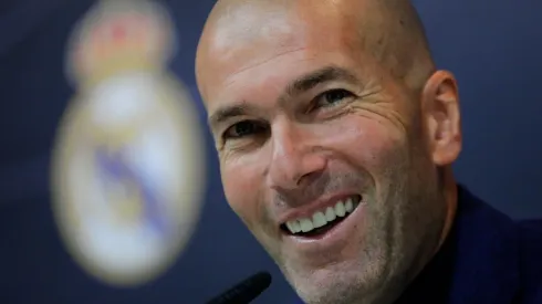 El meme viral de Zidane haciendo "un Zidane" a Solari
