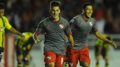 Jonathan Menéndez festeja su tanto.