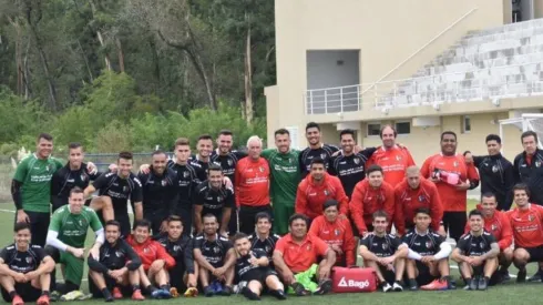 ¿Casualidad o provocación? La foto del plantel de Palestino con un detalle que enoja en River