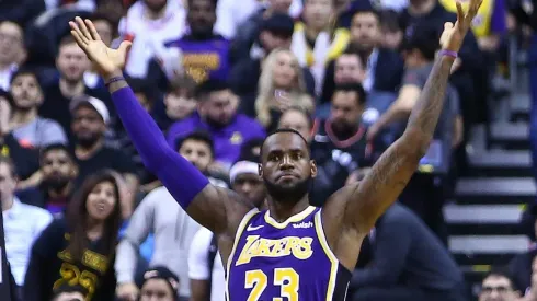 LeBron dice que los Lakers deben "imaginar" que sus próximos juegos son de playoff
