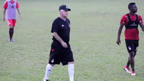 Plantel completo para América de Cali.