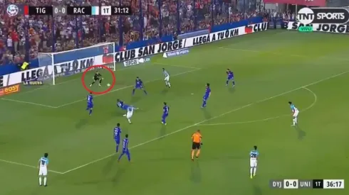 Imponente atajada de Marinelli.