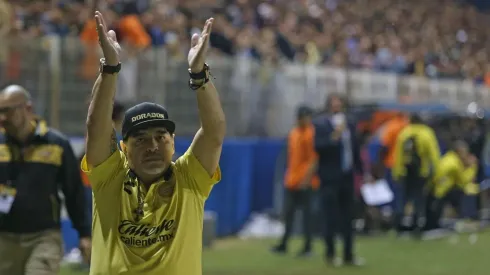 Desde la distancia, Maradona se sumó a los saludos y felicitó a Racing