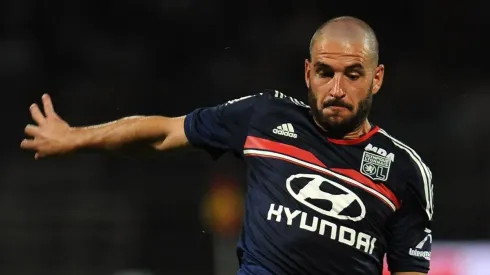 Lisandro López jugando en Lyon.