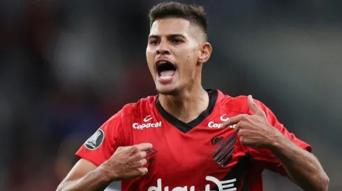 Más líder que nunca: Atlético Paranaense le ganó a Tolima y puso un pie en octavos