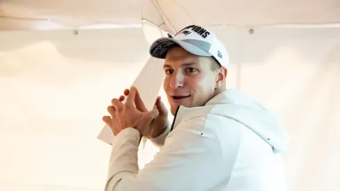 Rob Gronkowski arruinó su trofeo de Superbowl al usarlo como bate de béisbol