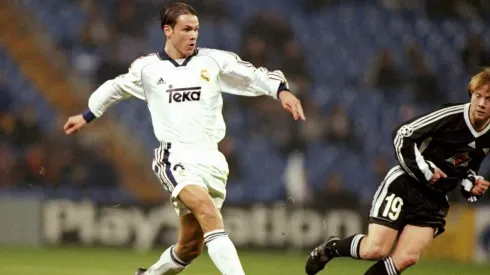 Fernando Redondo jugando para Real Madrid.