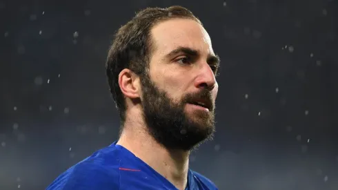 Gonzalo Higuaín defendiendo los colores del Chelsea.