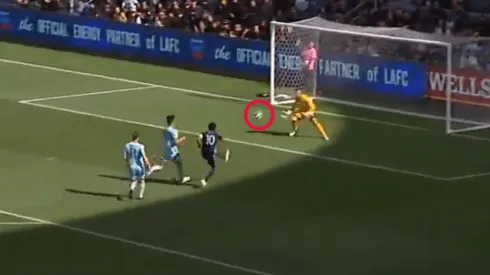 El doblete de un Vela en llamas le dio otro triunfo a Los Ángeles