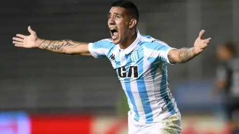 Ricardo Centurión con la camiseta de Racing.