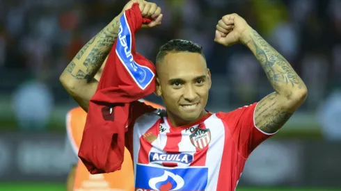 Jarlan Barrera con la camiseta de Junior.