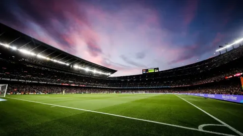 El imponente mosaico que prepara Barcelona para recibir al Liverpool por Champions League