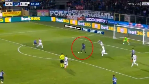 No solo mete goles: Duván Zapata aguantó, se la dio a un compañero y llegó el 2-0 de Atalanta