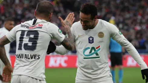 Dani Alves y Neymar son buenos amigos.