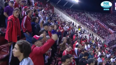 Ayer Boca fue campeón y hoy River salió a jugar al canto de "dale campeón"