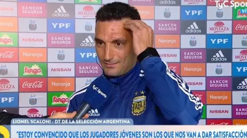 Scaloni: "Desde que estoy, jamás Messi me dijo a quién traer y a quién no traer"