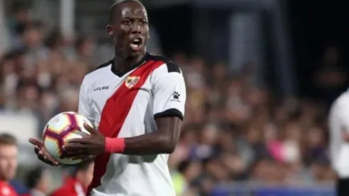 Apareció un nuevo equipo que se encuentra interesado en Luis Advíncula