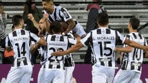 Wanderers vs Cerro por la Copa Sudamericana.