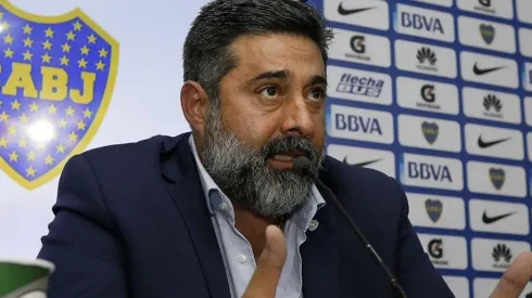 Angelici habló sobre el mercado de pases y adelantó el número de jugadores que quiere llevar a Boca
