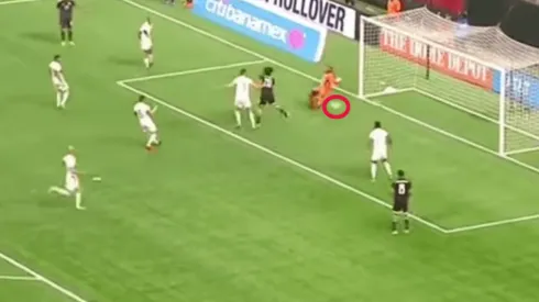 Pizarro apareció de 9 y lo dio vuelta para México