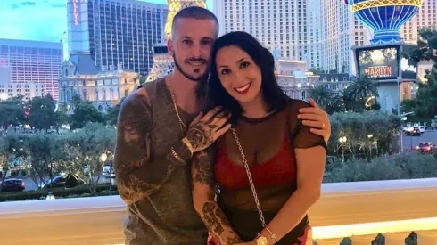 Foto de Dario Benedetto y su mujer.