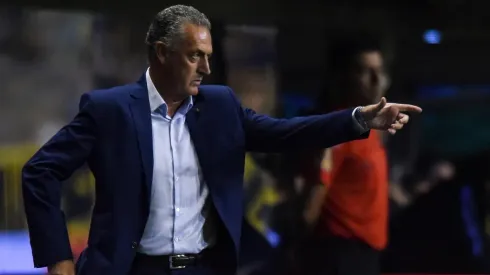 Después de ofertar por Meza en México, Boca se tiró el lance en España