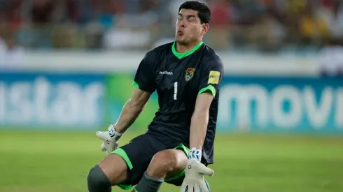 Carlos Lampe en el arco del seleccionado boliviano.