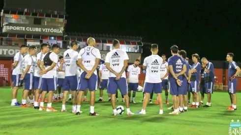 Un misterioso helicóptero apareció en el primer entrenamiento de la Selección Argentina en Brasil