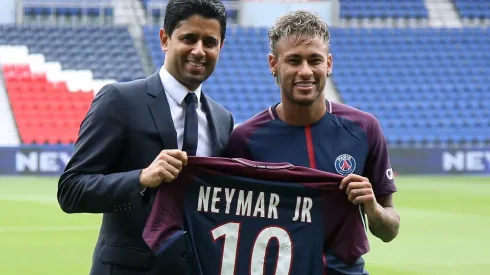 Nasser Al-Khelaifi y Neymar en la ya lejana presentación.