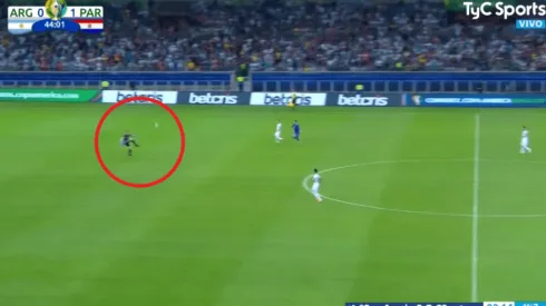 Armani salió mal, controló peor y casi se manda el blooper de la Copa América 2019