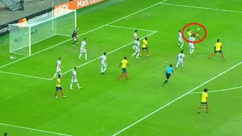 La acrobacia de Radamel Falcao.