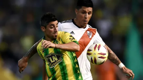 Matías Pisano en un partido ante River Plate.