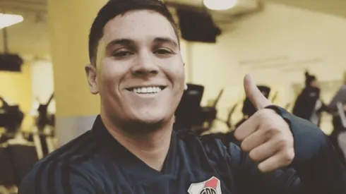 Con todo y sonrisa: Juanfer Quintero prepara su vuelta en River
