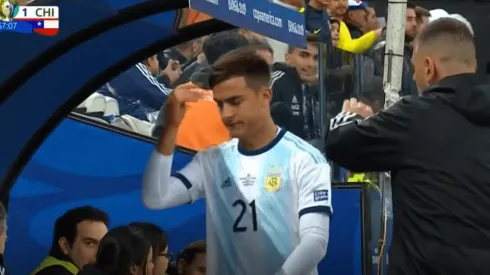 Dybala la estaba rompiendo, Scaloni lo sacó y explotó en el banco de suplentes